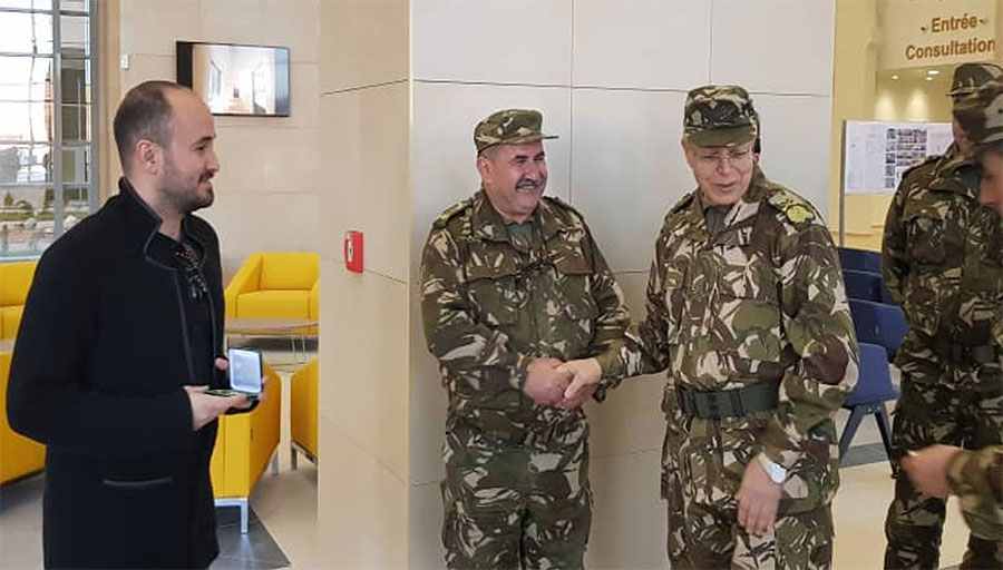 Inauguration officielle de l'Hôpital Militaire par le Commandant des Forces Aériennes Algériennes / Algérie