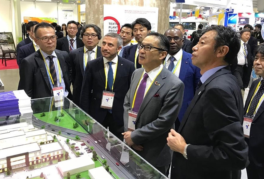 Avec le Président de Marubeni à la TICAD (Conférence Internationale de Tokyo sur l'Afrique) / Japon